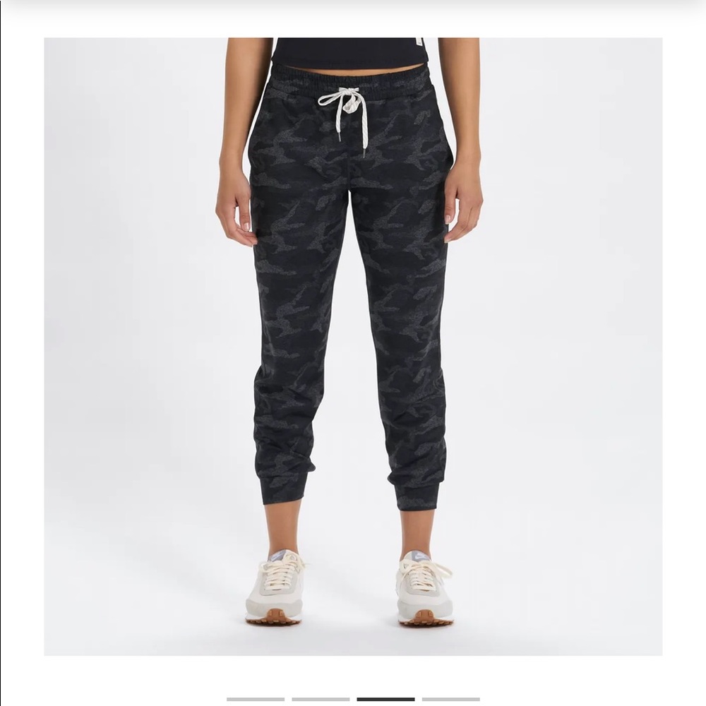 Vuori joggers